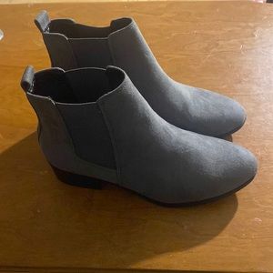 Woman’s dress boots